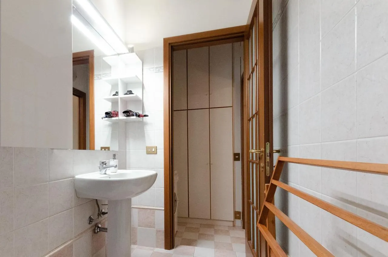 Apartment Cozy Central Flat - Porta Romana - Duomo Milan Italy
