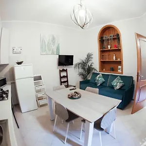 Apartment La Casa Di Madeleine, Milan