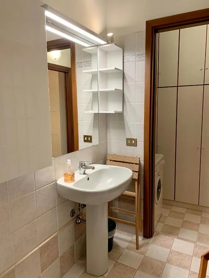 Cozy Central Flat - Porta Romana - Duomo Milan 0*,  Italy