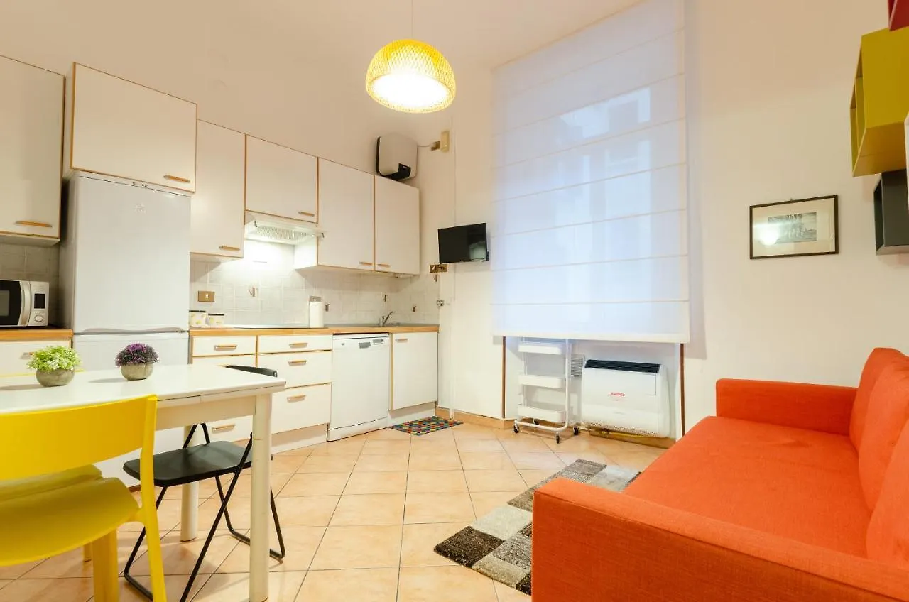 Cozy Central Flat - Porta Romana - Duomo Milan 0*,